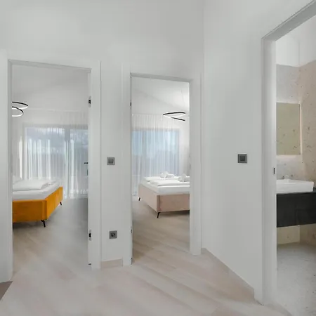 Cozy In With Private Swimming Pool, Be Inside Or Outside * Kras