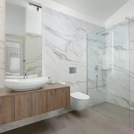 Cozy In With Private Swimming Pool, Be Inside Or Outside * Kras