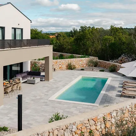Cozy In With Private Swimming Pool, Be Inside Or Outside Ferienhaus