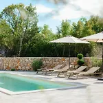 Cozy In With Private Swimming Pool, Be Inside Or Outside Kras